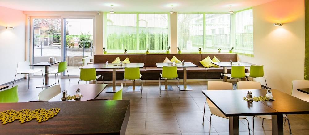 Hotel Mainstation 3*